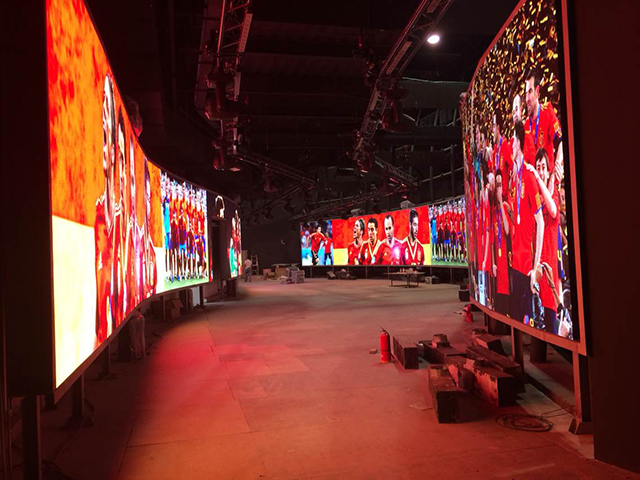 上海浦東西班牙展館P5室內全彩LED顯示屏由智彩科技定制、安裝